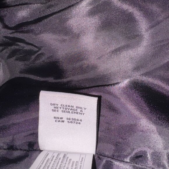 Badgley Mischka stylish puffer coat. - Picture 7 of 9